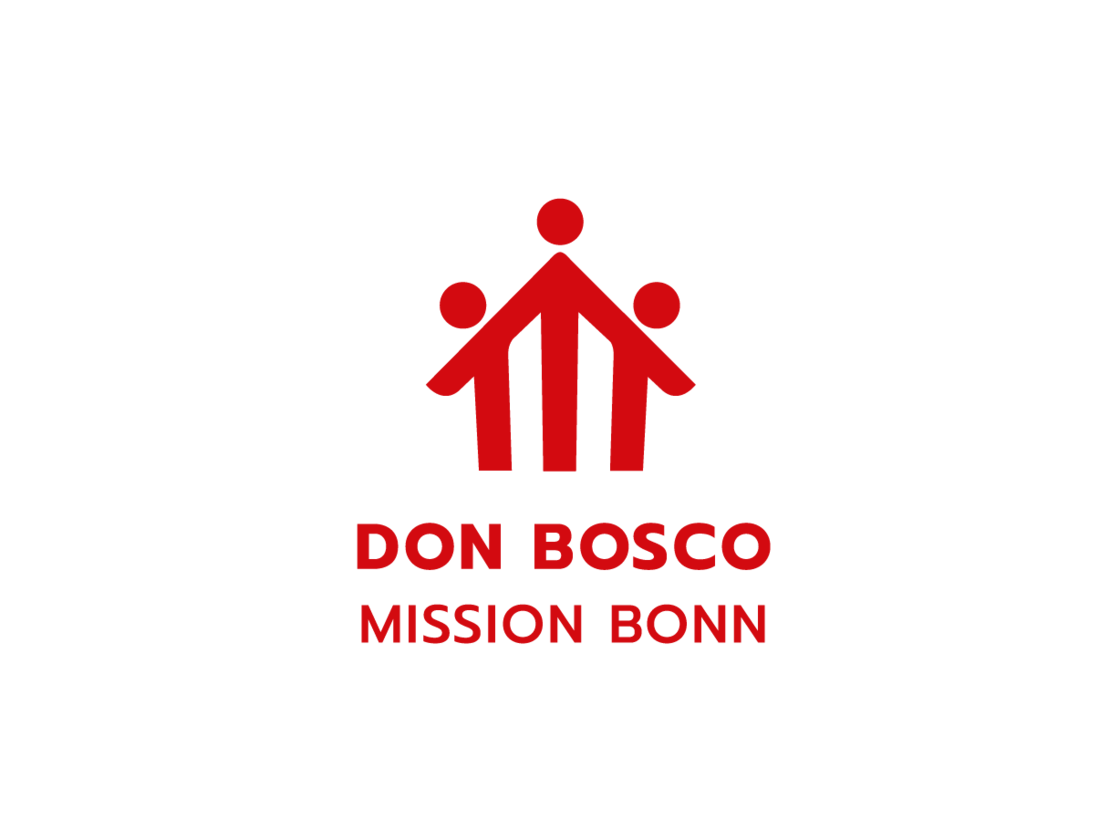 Logo der Don Bosco Mission Bonn: Rote, stilisierte Figuren von drei Personen (ein Erwachsener und zwei Kinder), darunter der Name.