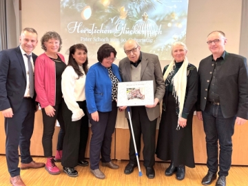 Gründungsvater Pater Hans Schoch (3. v. l.) zu Besuch bei Don Bosco Sachsen.