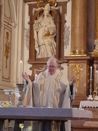 Pater Lothar Bily steht dem Festgottesdienst zum Gedenktag von Don Bosco vor.